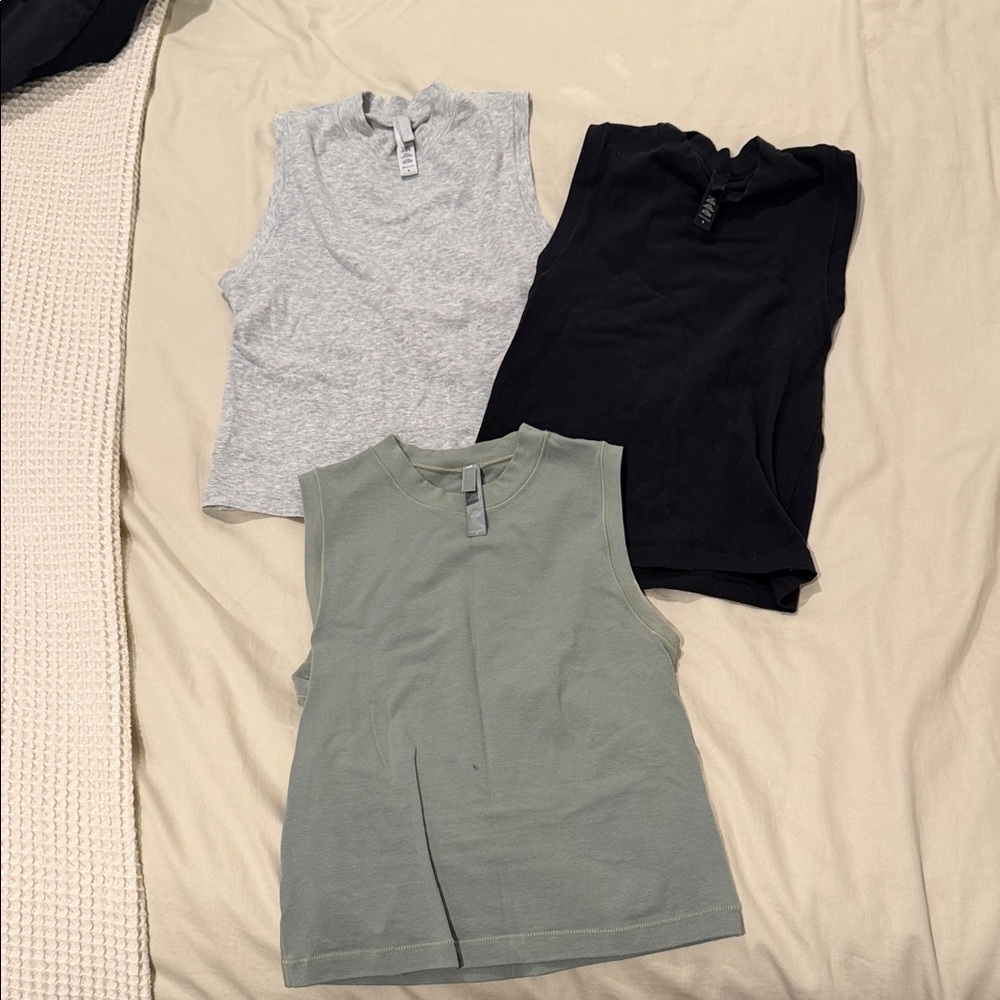 SKIMS BUNDLE! 3 Cotton Jersey Tanks - Gray, Black, Green